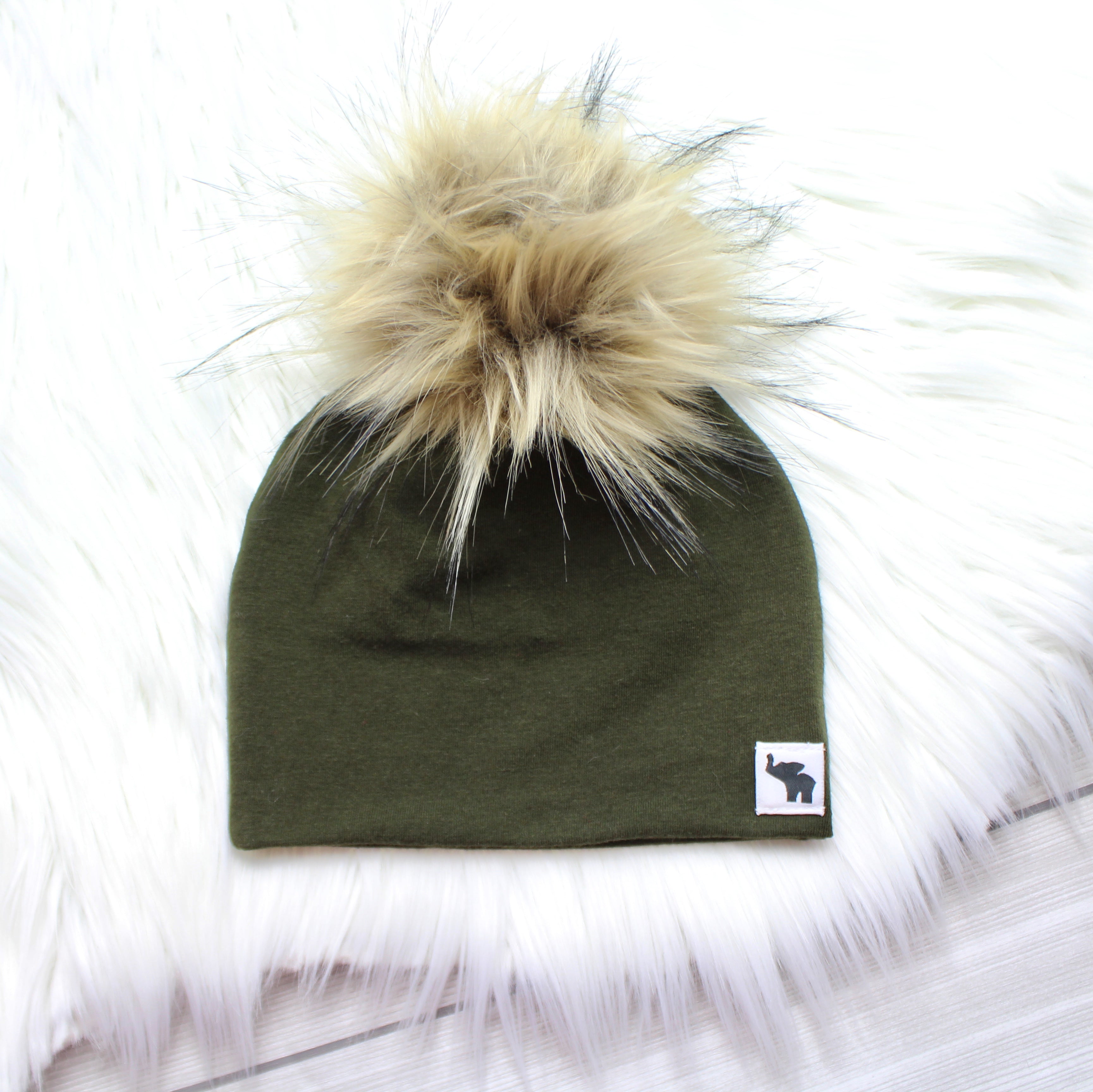 Hollister hotsell pom beanie